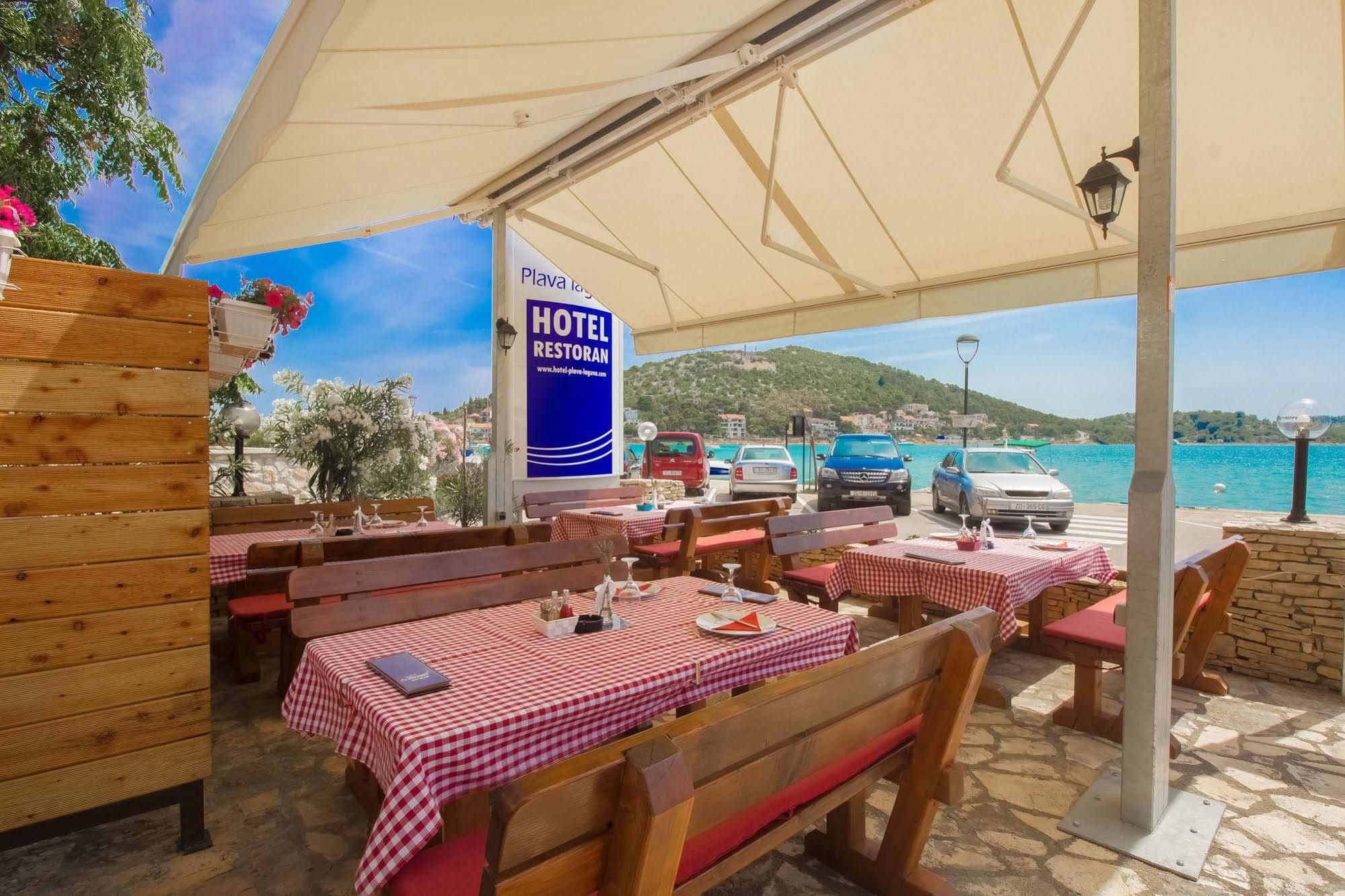 Hotel Plava Laguna Tisno Exteriör bild